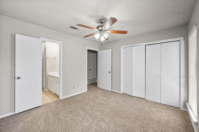 Building Photo - 1803 Harry Ct