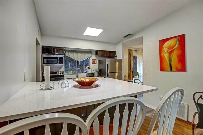 Building Photo - 700 Sunbury Ct