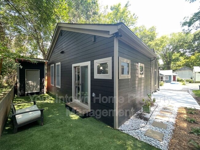 Building Photo - 1264 Lyle Pl NW
