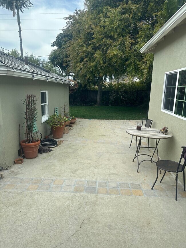 Patio - 1029 Chautauqua Blvd