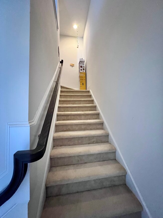 Building Photo - 1214 Alston Forest Dr