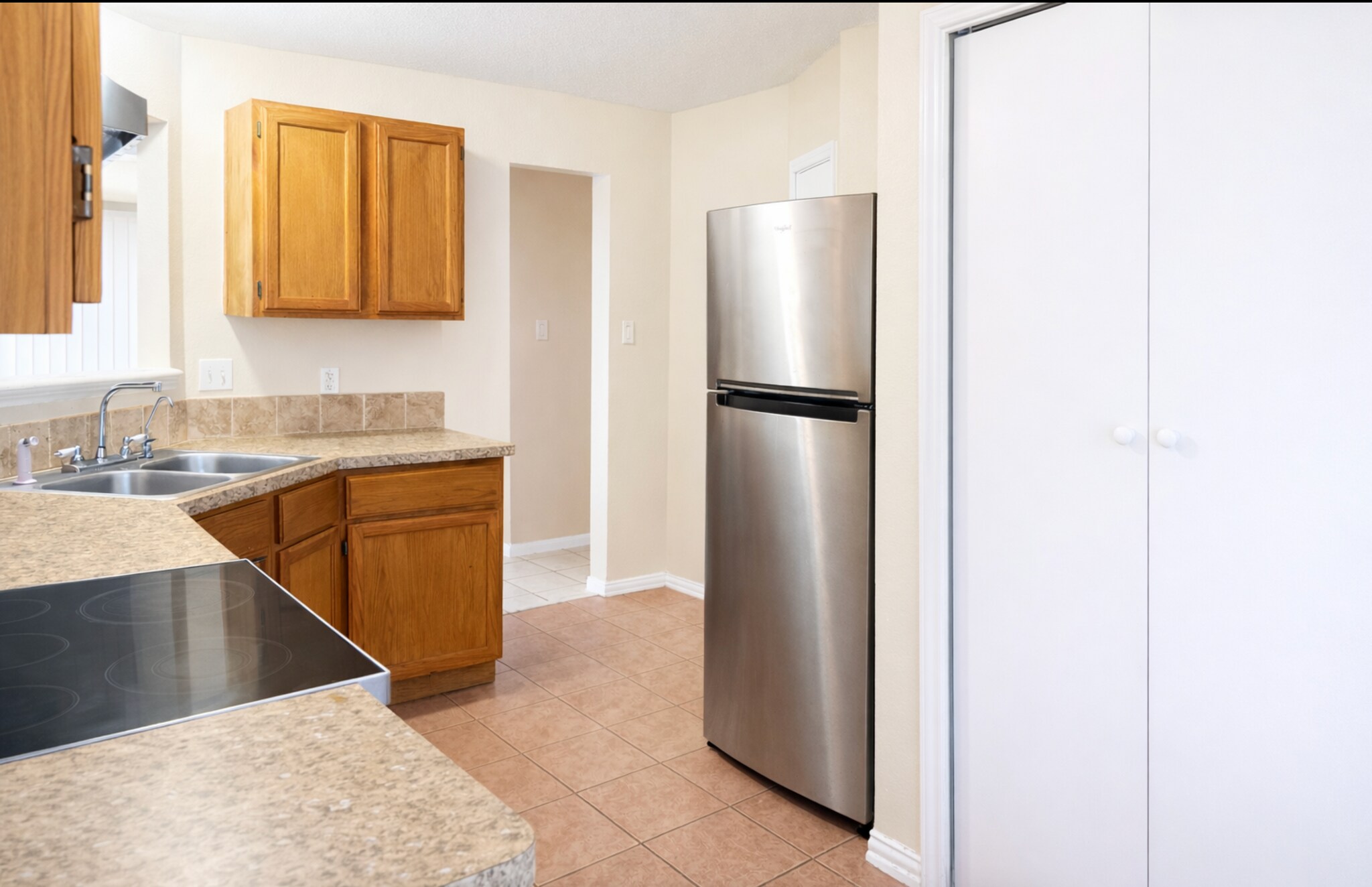 Building Photo - 2305 Magnum Cir