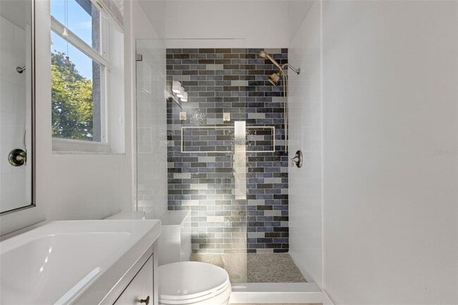 Building Photo - 11011 Hyacinth Pl