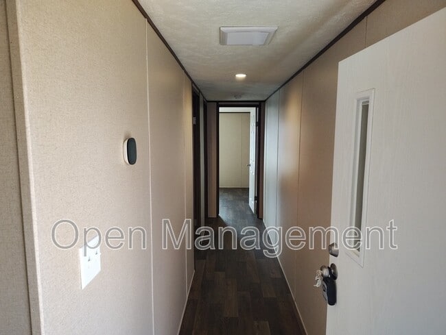 Building Photo - 24 Erin Ln