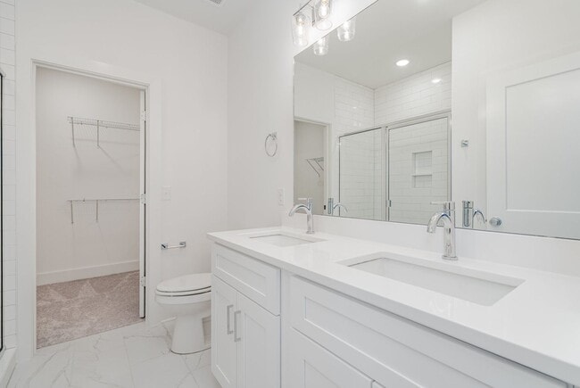 Building Photo - 728 Caraway Ln