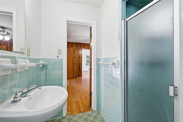 Building Photo - 1822 W Hickory St