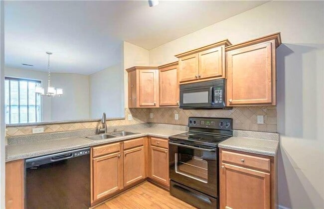 Building Photo - 4247 Youngstown Cir