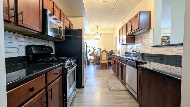 Building Photo - 390 W Mahogany Ct