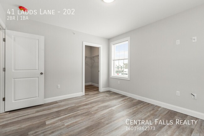 Building Photo - 41 Ladds Ln