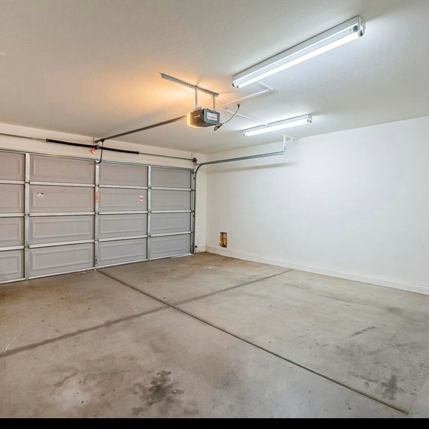 Building Photo - 17531 W Caribbean Ln