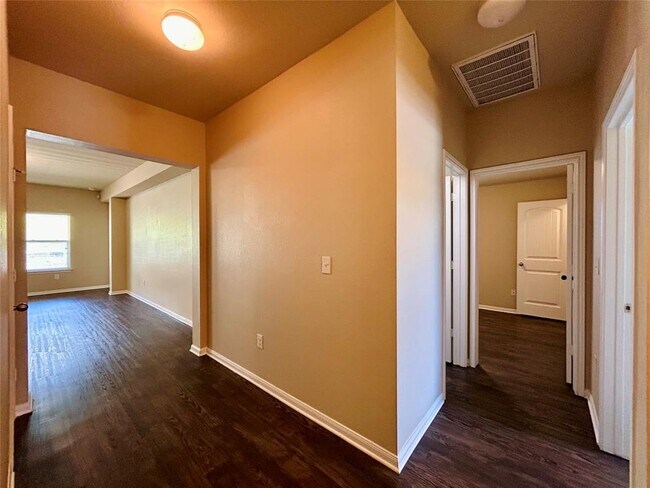 Building Photo - 15205 Wideleaf Cove