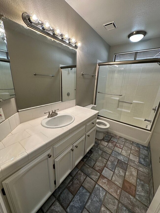 Building Photo - No Deposit