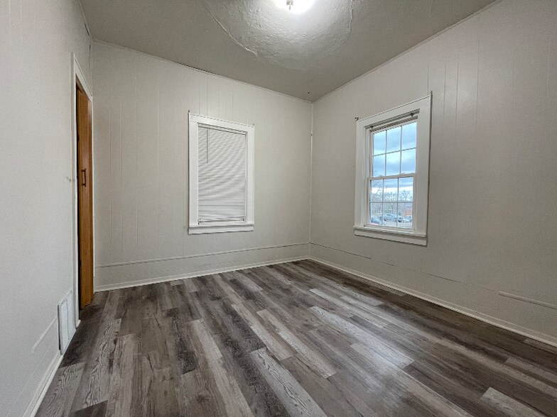 Building Photo - 417 S Fairmount St