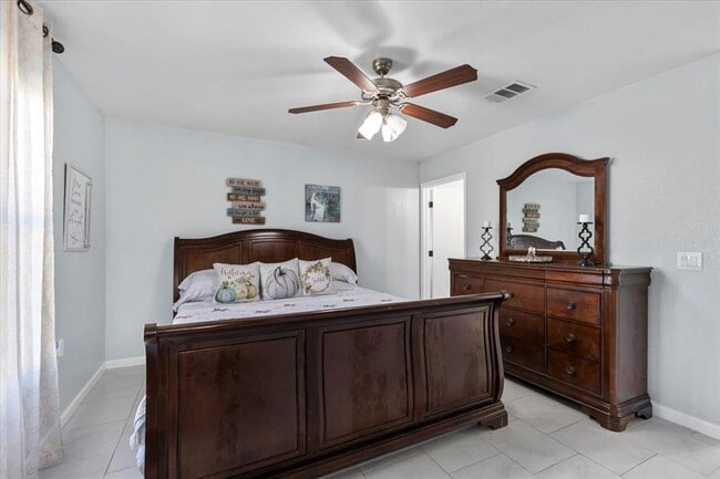 Building Photo - 8824 Southwick Dr