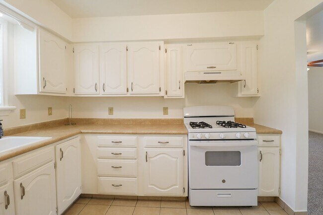 Building Photo - Charming 2 Bed, 1 Bath Home!