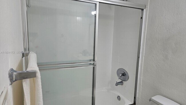 Building Photo - 4550 NW 9th St