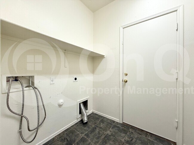 Building Photo - 43465 W Bailey Dr