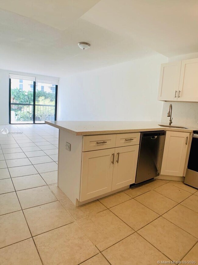 Building Photo - 2345 NE 135th St