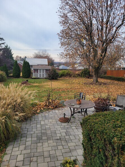 Building Photo - 4010 7th Ave