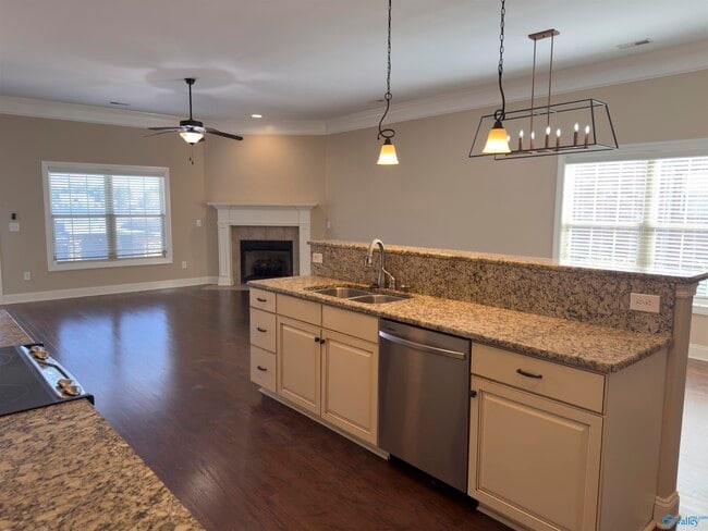 Building Photo - 2444 Bell Manor Dr SW