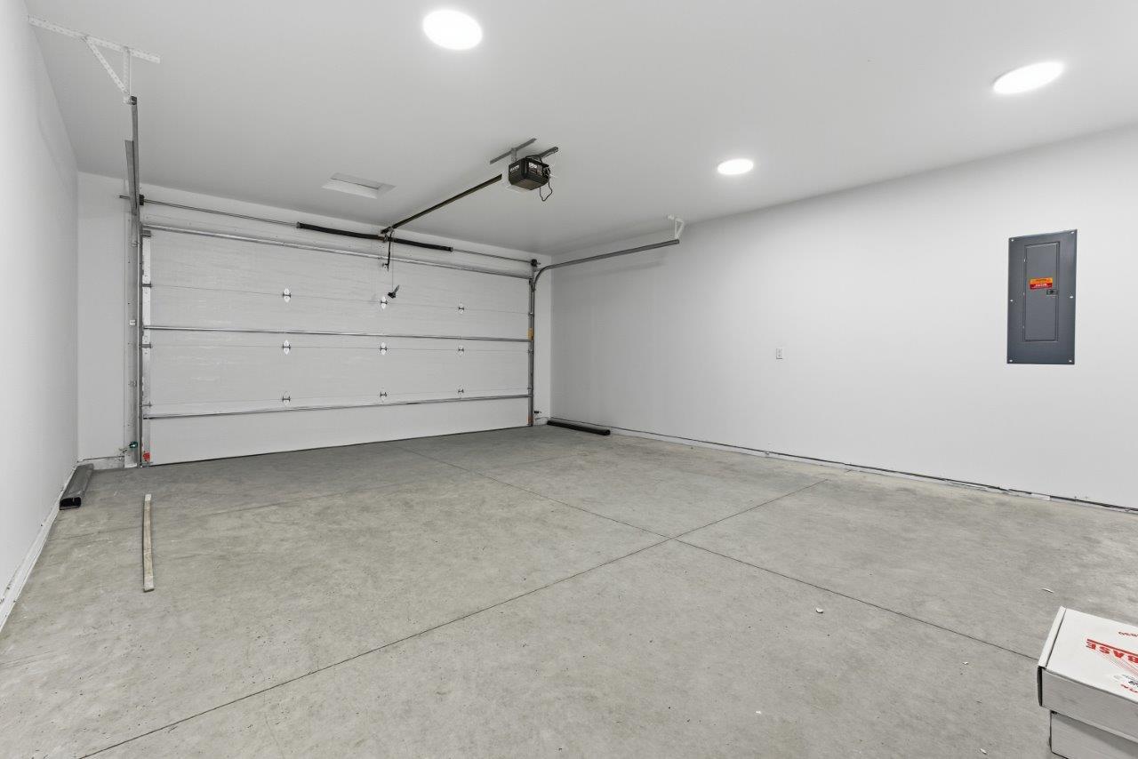 Building Photo - 2324 Sweetgrass Dr