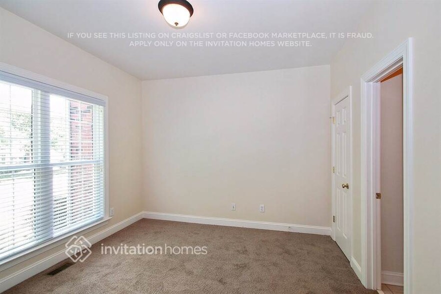 Building Photo - 15621 Aberfeld Rd