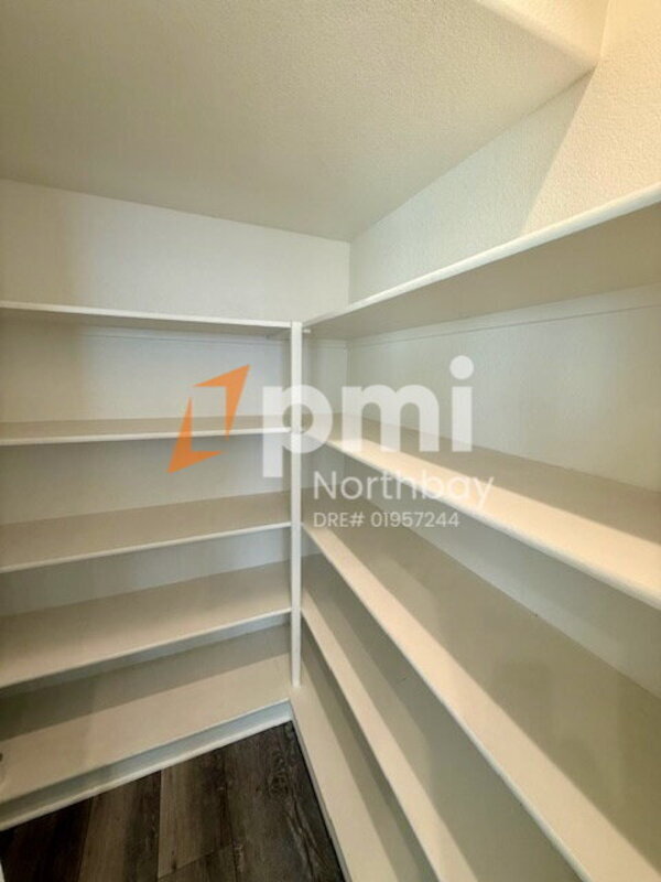 Building Photo - 707 Carnation Dr