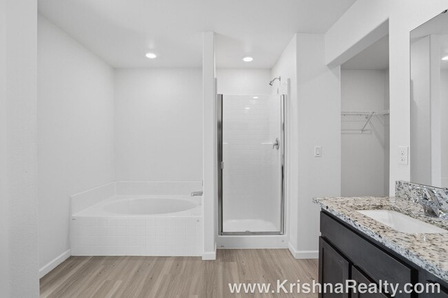 Building Photo - Lovely 5 BD | 3 BA | Loft | Main-Level Suite | 2,376 SF | Corner Lot | Riverside Estates