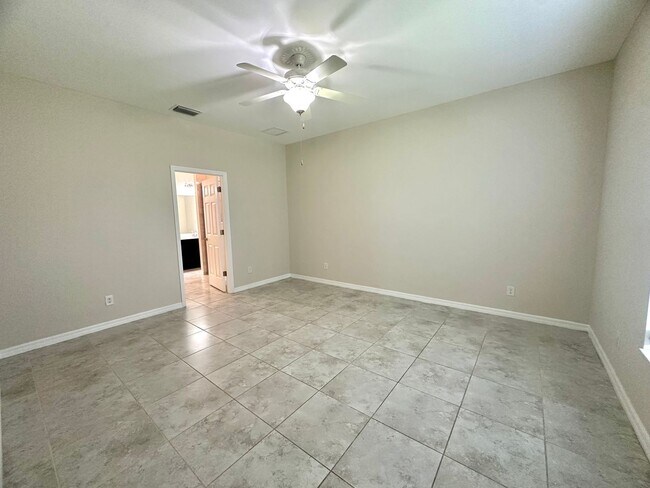 Building Photo - 624 Corrientes Cir