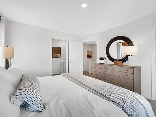 Building Photo - 367 Bridgeview Ct