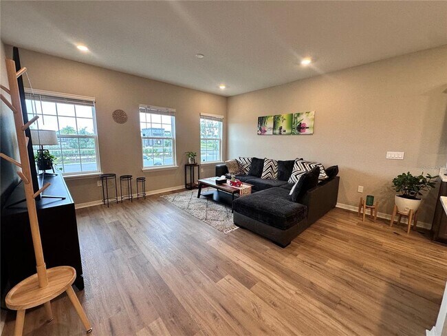 Building Photo - 420 Huckleberry Blossom Dr