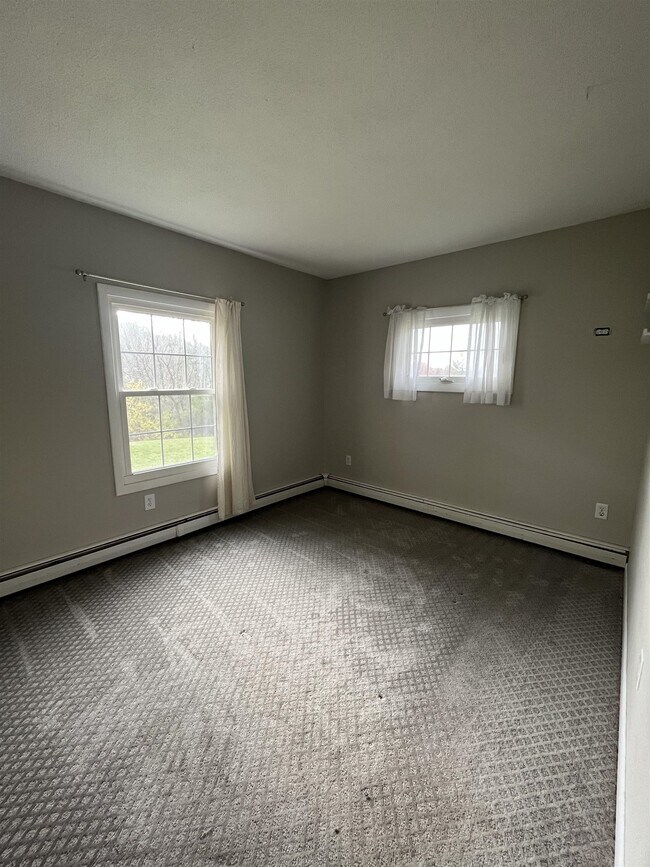 Building Photo - 988 Prindle Rd