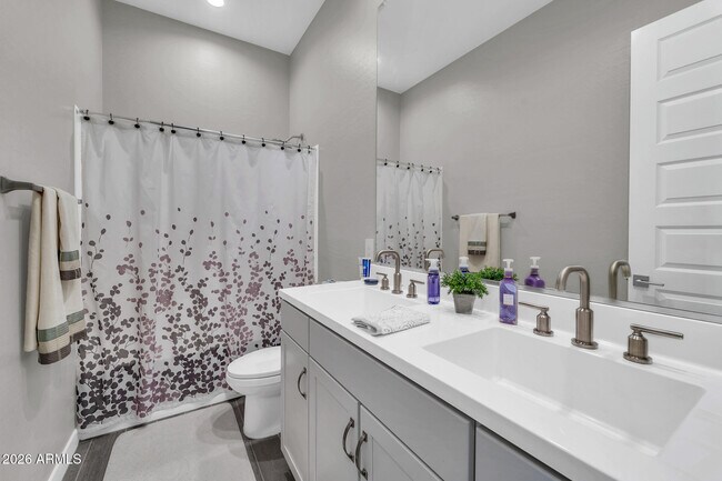 Building Photo - 10518 W Albert Ln