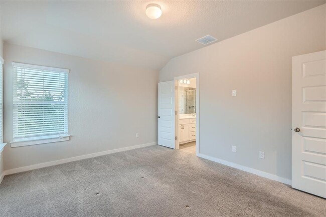 Building Photo - 105 Appleberry Ln