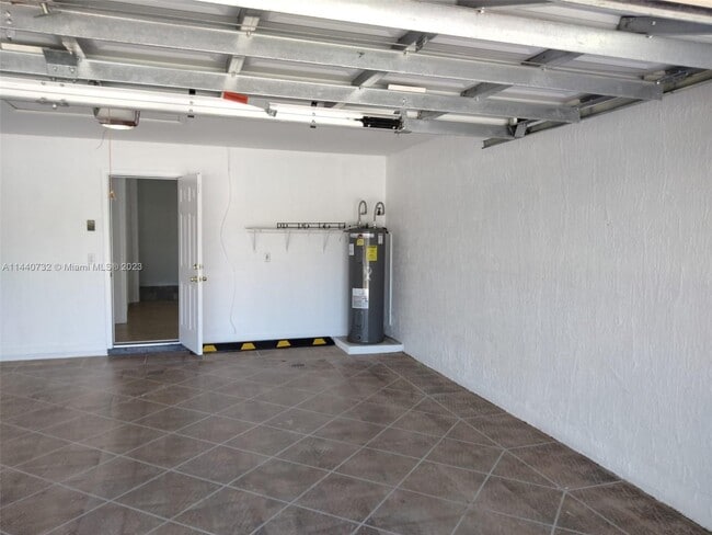 Building Photo - 8804 Via Tuscany Dr