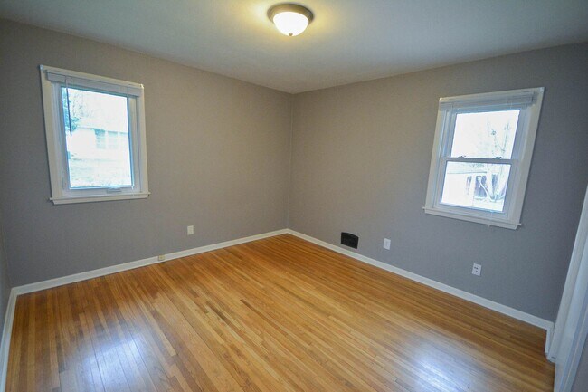 Building Photo - 3br ranch style home near Sunset Terrace Elementary!