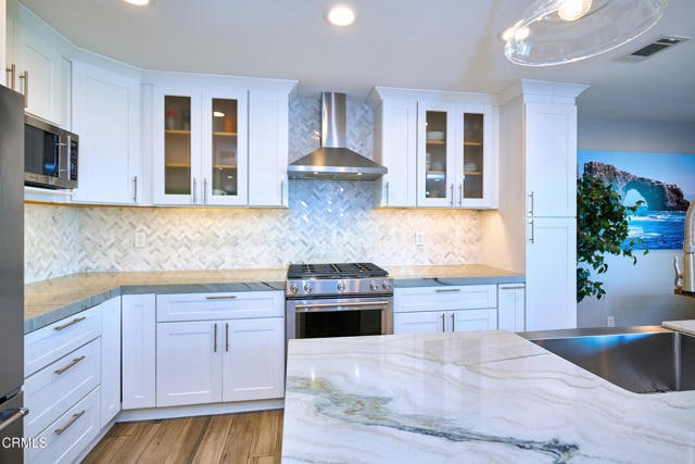 Building Photo - 886 Winding Way Dr