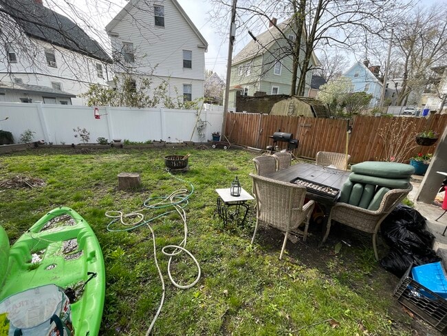 Building Photo - 48 Day St