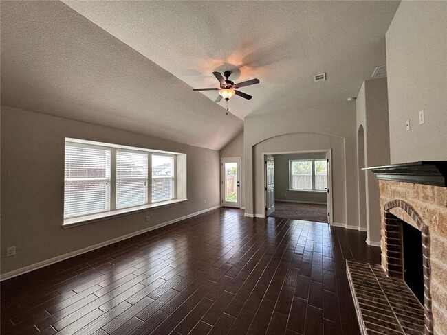 Building Photo - Round Rock Charmer!