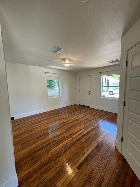 Building Photo - 320 S K St