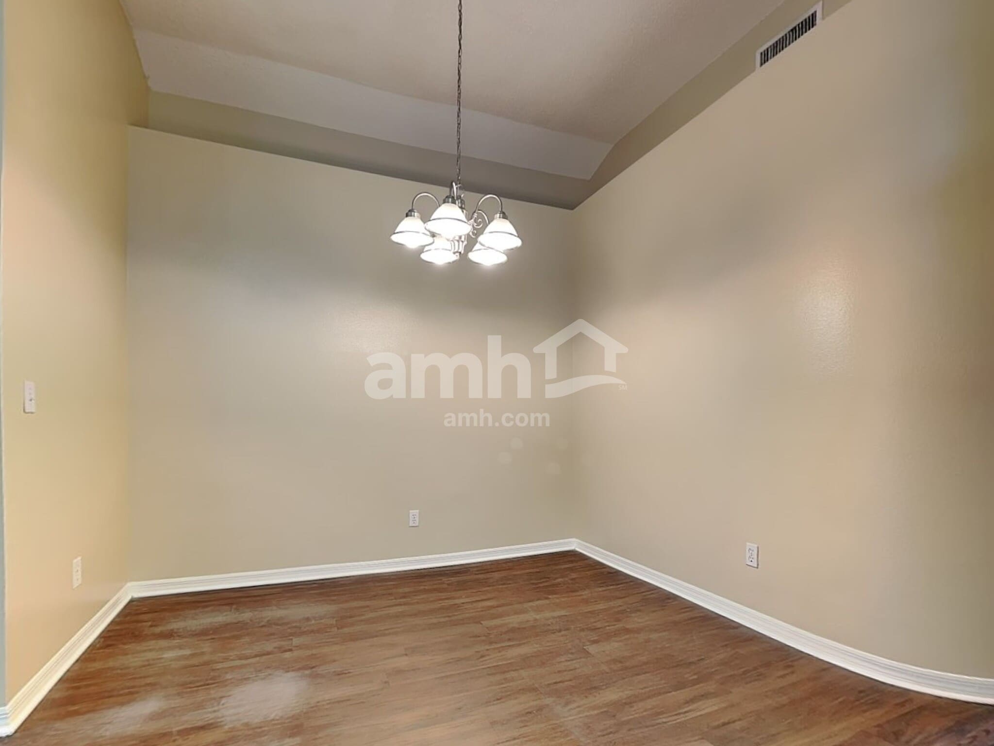 Building Photo - 2315 Kenwick Dr