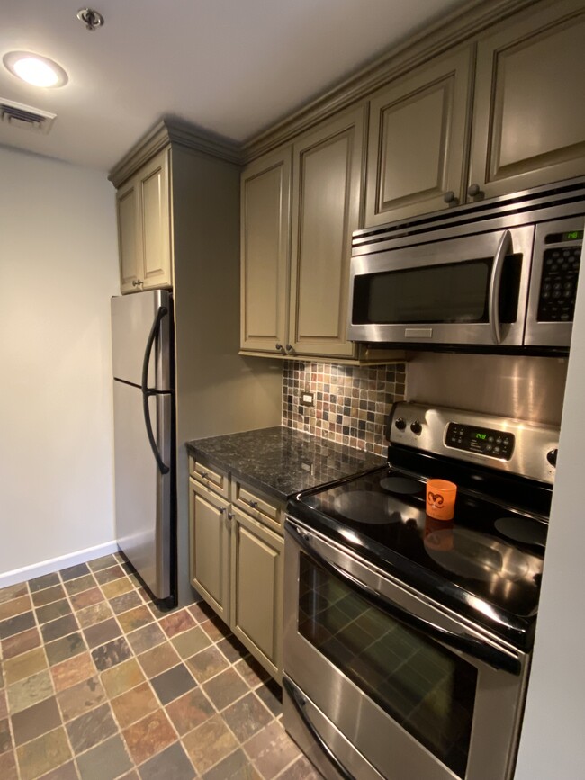 Kitchen - 220 Main St