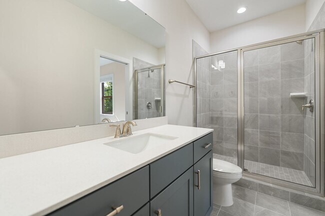 Building Photo - Available Early July! 3-bedroom home with off street parking!