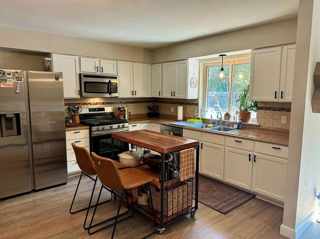 Primary Photo - 7309 Broken Arrow Ln