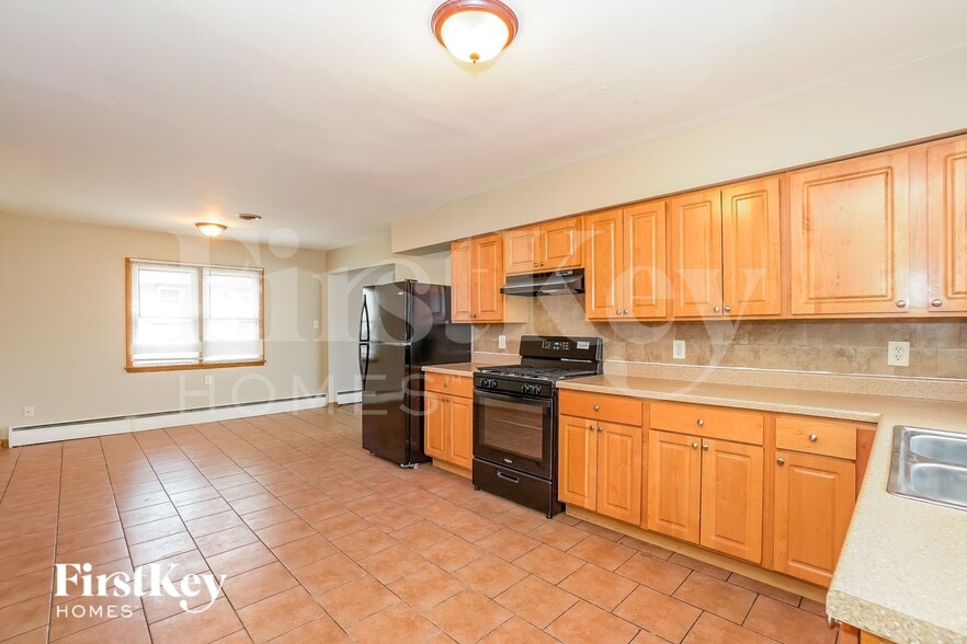 Building Photo - 17922 Rose St