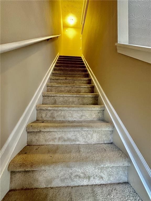 Building Photo - 658 Kenridge Dr