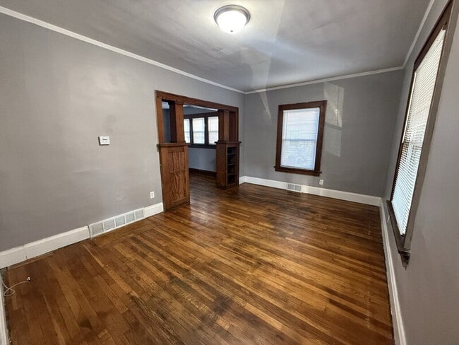 Building Photo - 1106 Garfield Ave