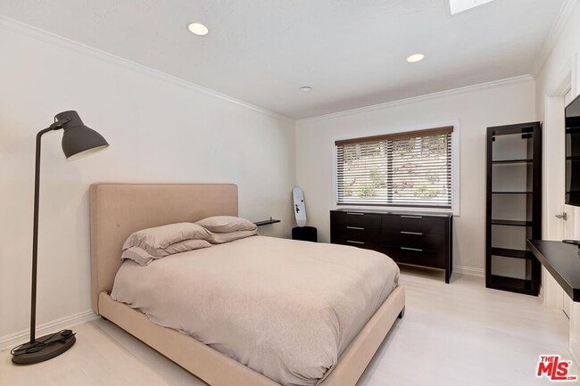 Building Photo - 3063 Deep Canyon Dr