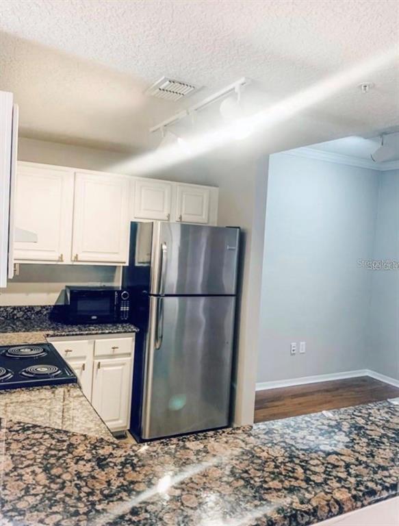 Building Photo - 501 Knights Run Ave