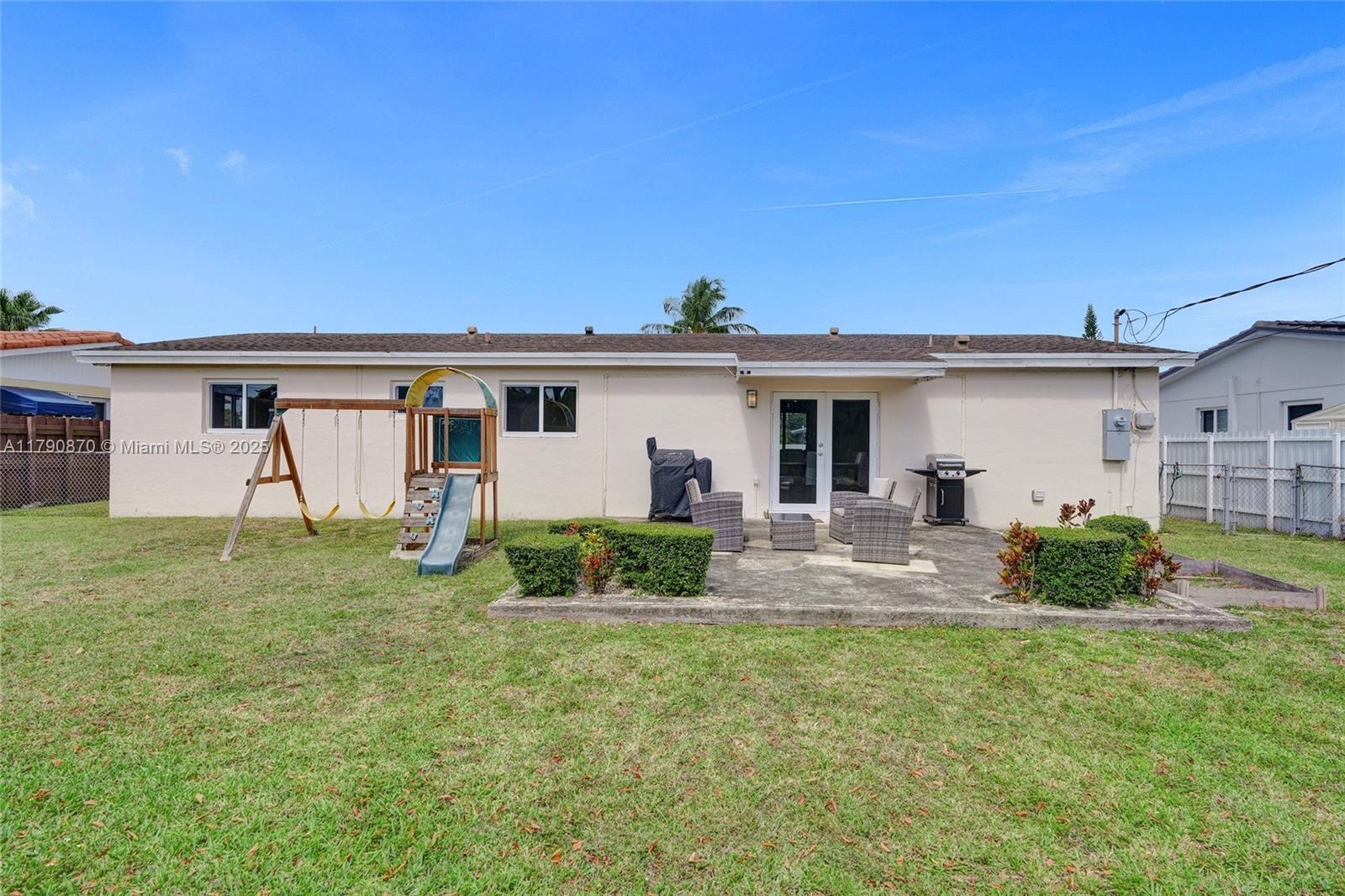 Building Photo - 5811 SW 95th Ct